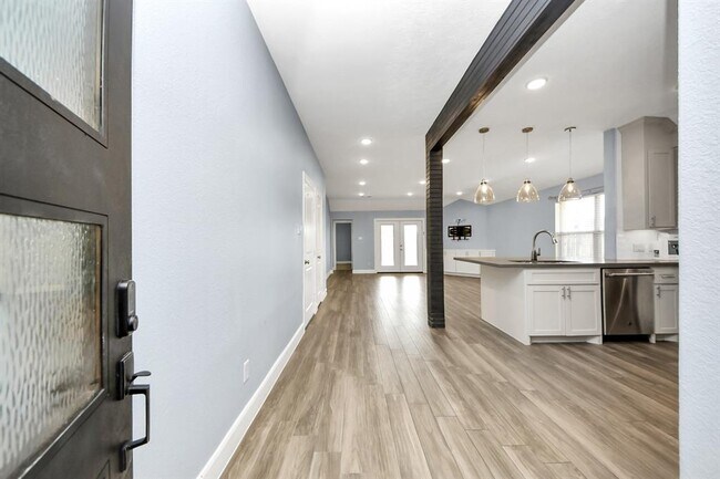Foto del edificio - 333 Mammoth Springs Ln