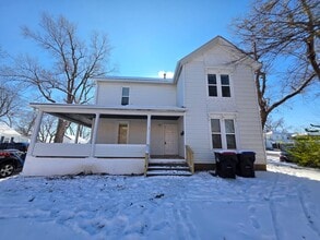 Building Photo - 308 E Clark St