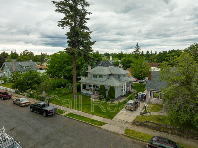 Building Photo - 714 W Kiernan Ave