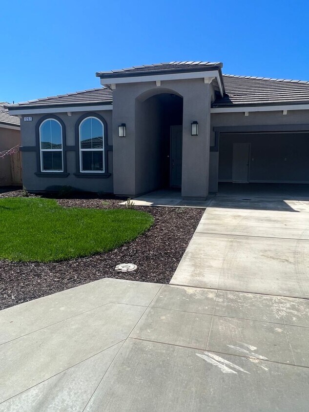 Foto principal - "Modern & Energy-Efficient 3BR/2BA Home wi...
