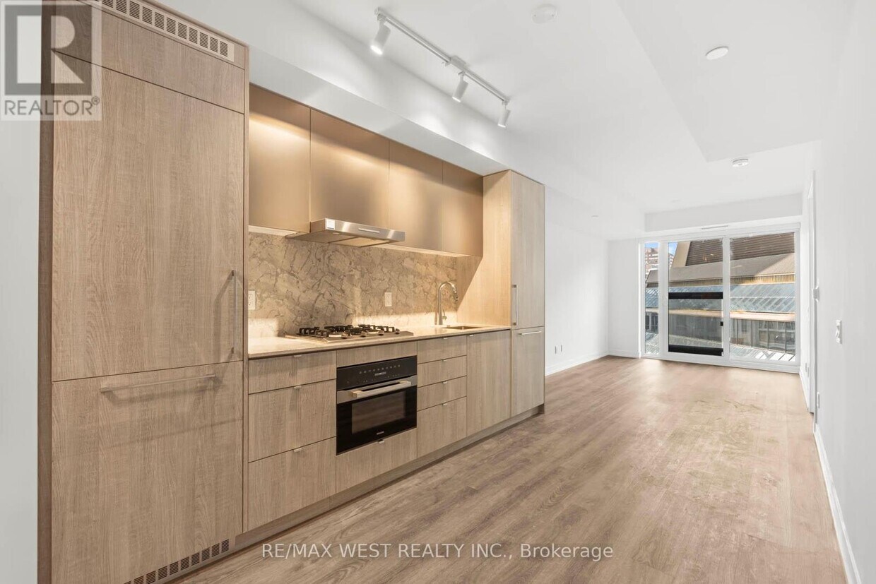 Primary Photo - 771-771 Yonge St
