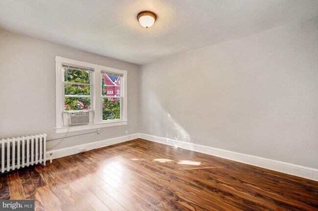 Building Photo - 1615 12th St NW