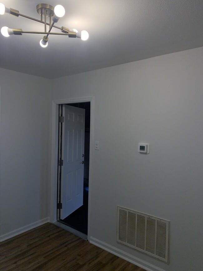 Dining area - 1708 E Guadalupe St