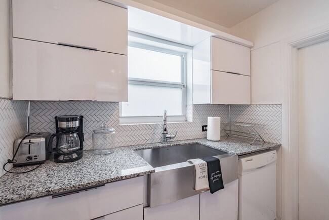 Foto del edificio - 1016-1042 NW 42nd St