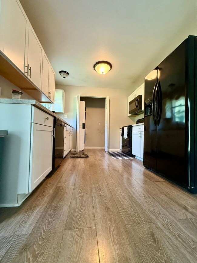 Building Photo - 3 Bedroom Available in Ellettsville NOW! $...