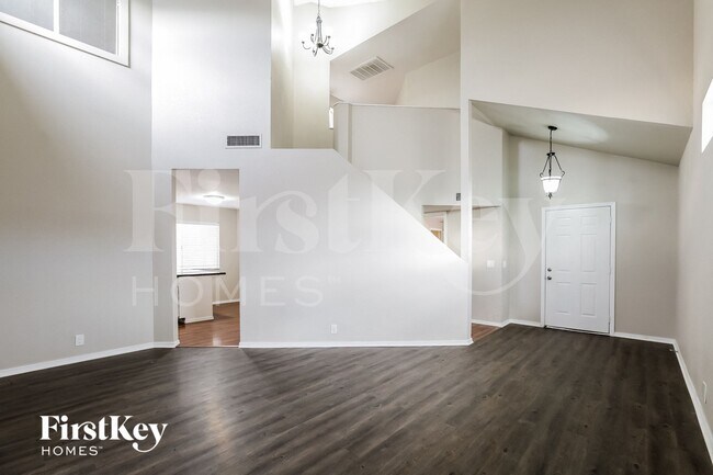 Foto del edificio - 8123 W Shangri La Rd