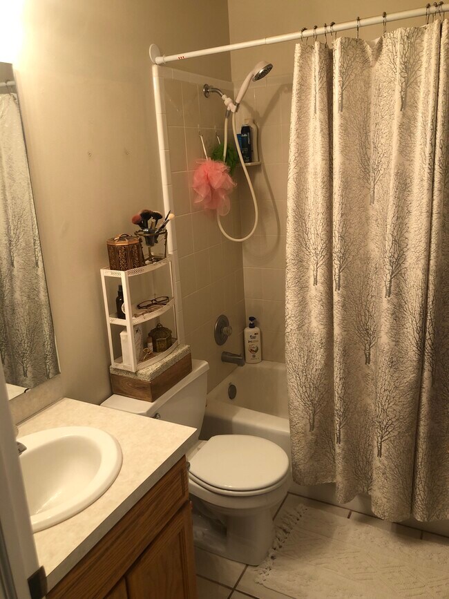 Foto del edificio - 1932 N 810 W