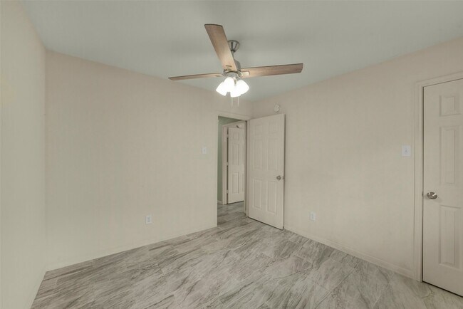 Foto del edificio - 14606 Vaughnville Dr