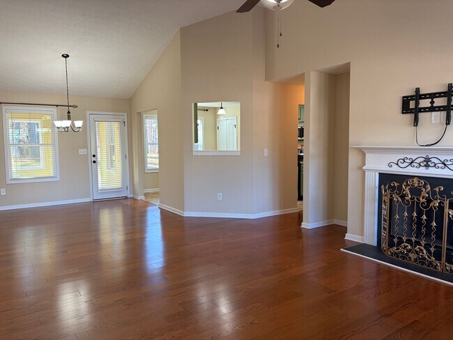 Building Photo - Beautiful Stepless Ranch