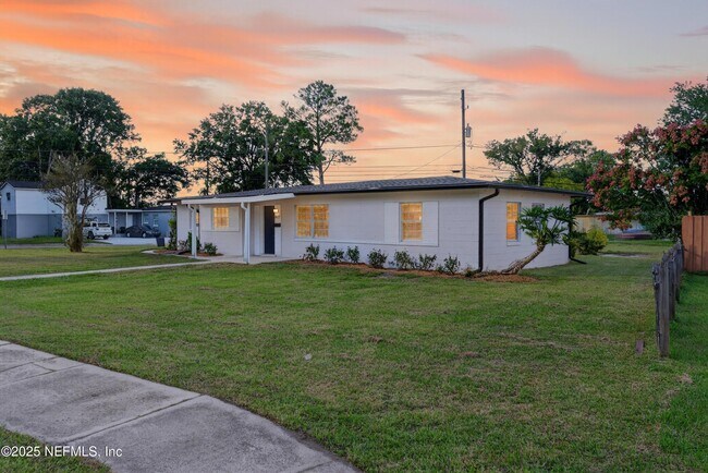 Foto del edificio - 5437 Attleboro St