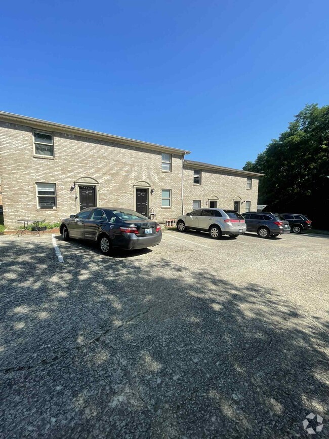 Building Photo - 217 Churchill Dr