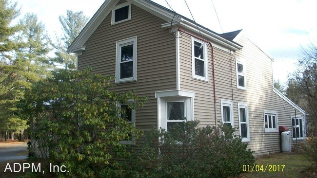 Building Photo - 943 E Broadway