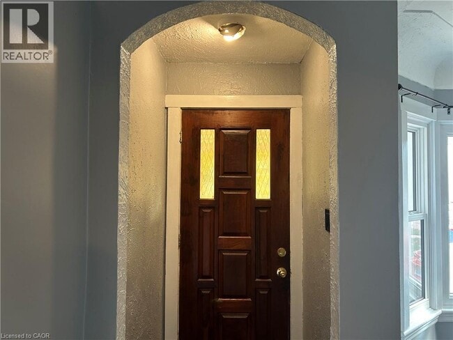 Photo du bâtiment - 105 Edgemont St N