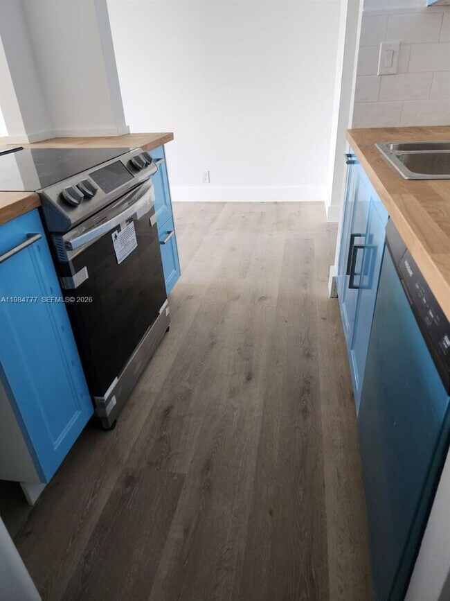 Foto del edificio - 520 Brickell Key Dr