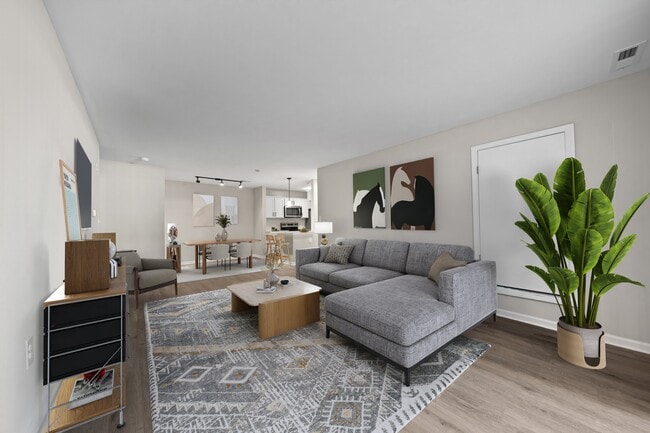 Building Photo - Summit Creek