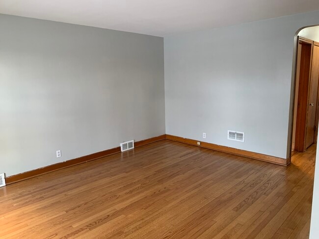 Building Photo - 2513 18th Ave