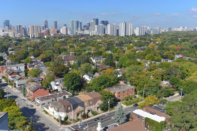 Building Photo - Oak Heights