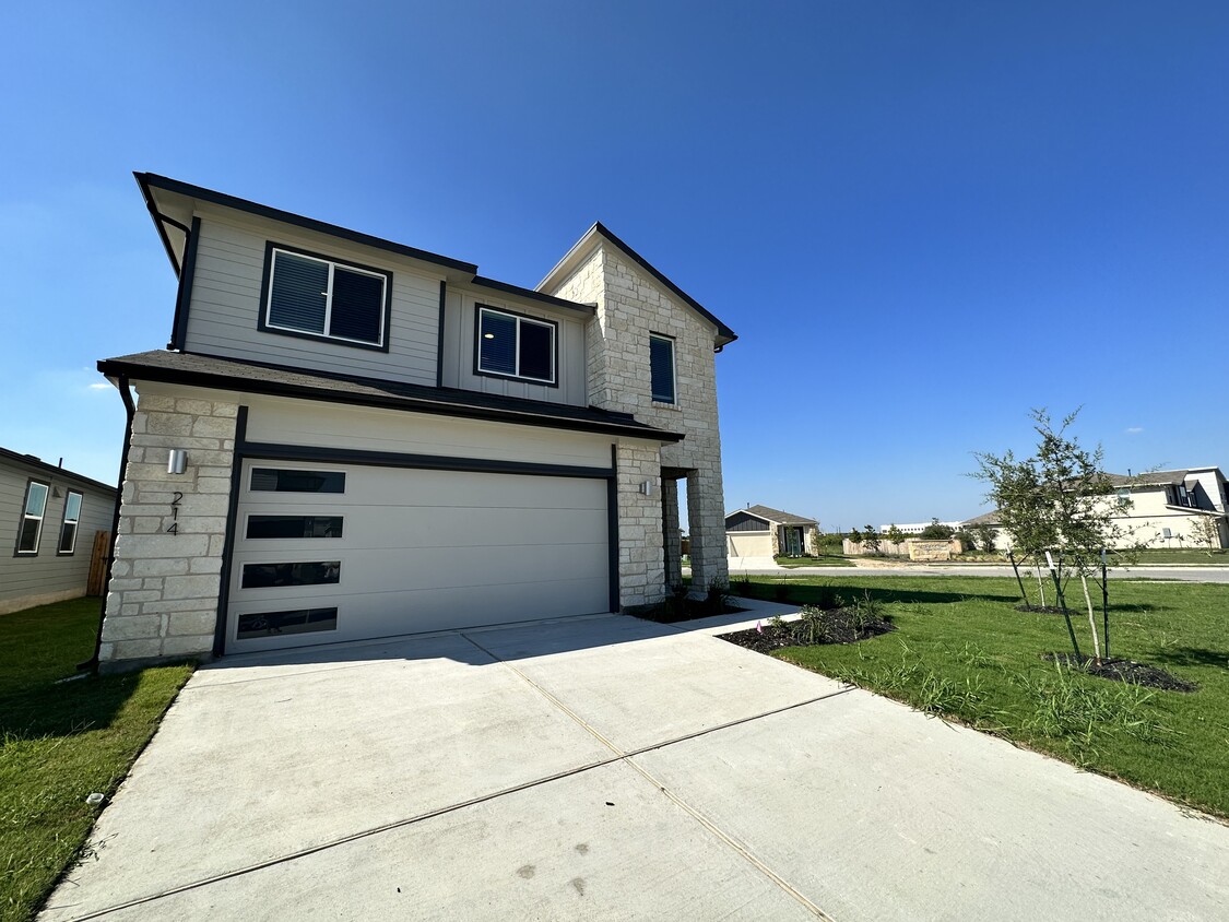 Foto principal - 214 New Hampton Way