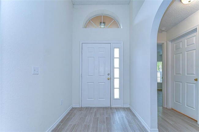 Foto del edificio - 18303 Elmhurst Ln