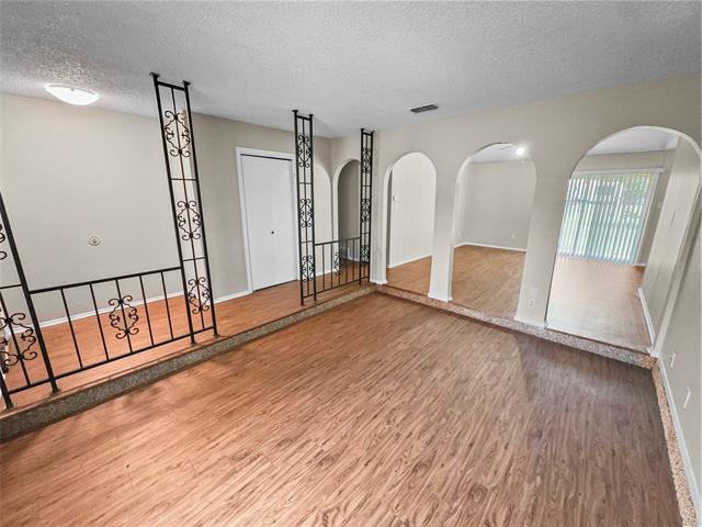 Building Photo - 309 Quail Creek Dr