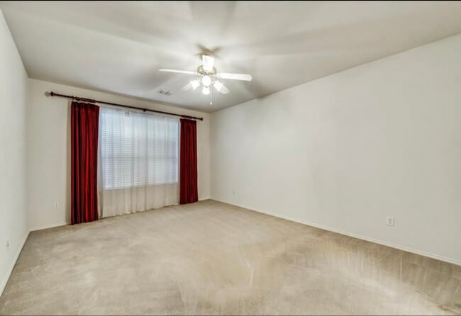 Foto del edificio - 818 Green Pond Dr