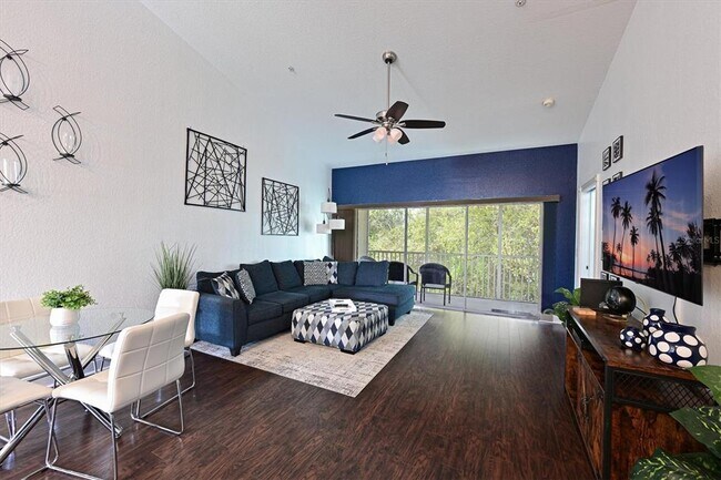 Building Photo - 6589 Fairway Gardens Dr
