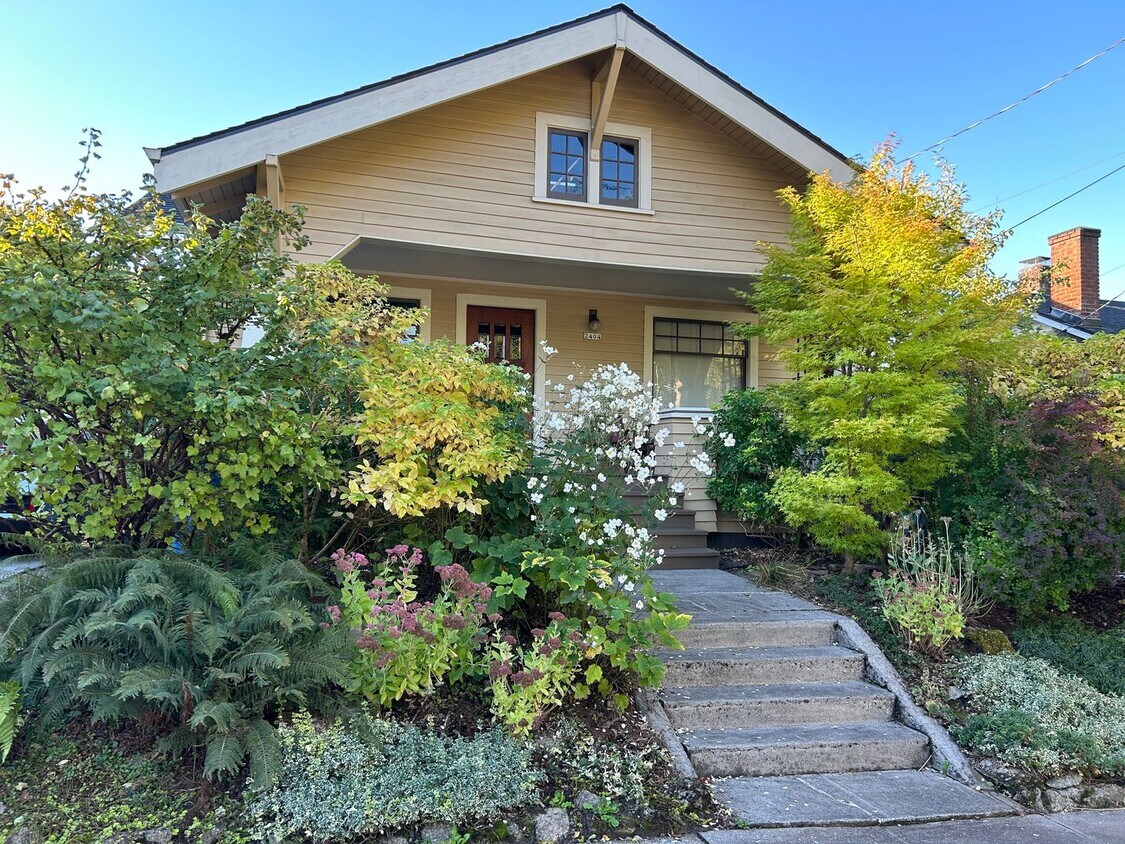 Beautiful Fully Furnished Home in Close-In... - Beautiful Fully Furnished Home in Close-In...