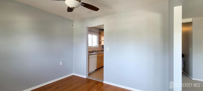 Foto del edificio - 12 Van Buren Ave