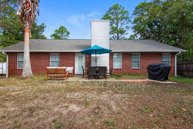 Foto del edificio - 3009 Laurel Dr