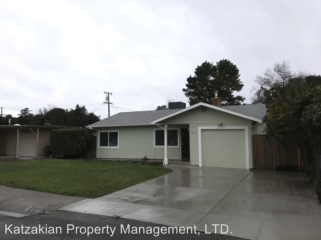 Primary Photo - 2 br, 1 bath House - 2037 W. Monterey Ave.