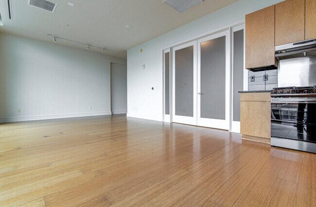 Foto del edificio - 555 E 5th St.