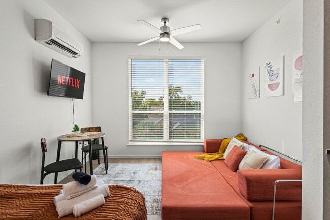 Foto del edificio - 596 W 9th St