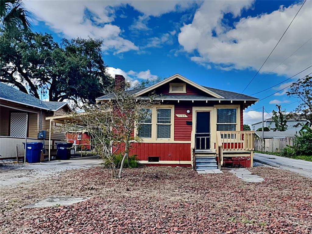 Primary Photo - 2109 W North B St