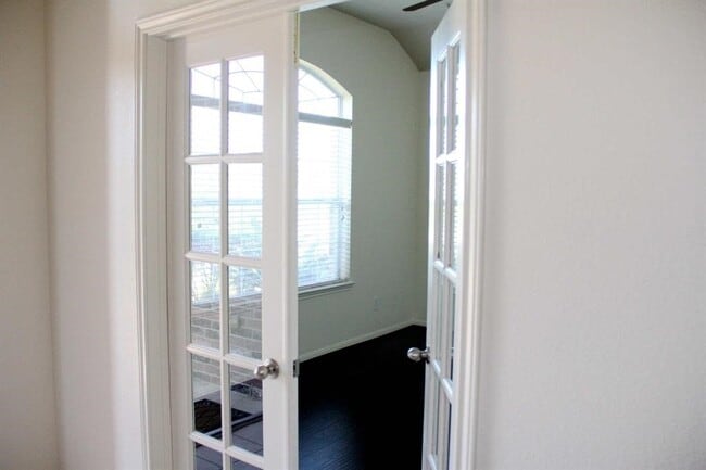 Building Photo - 7310 Northfork Dr