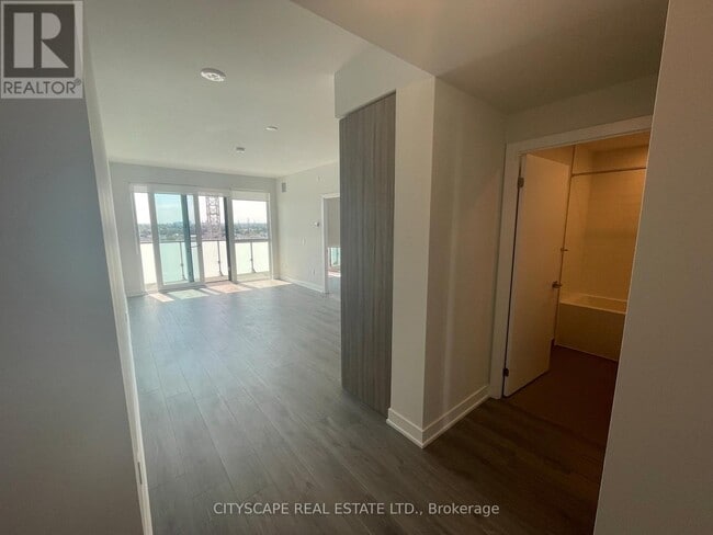 Building Photo - 4130-4130 Parkside Village Dr