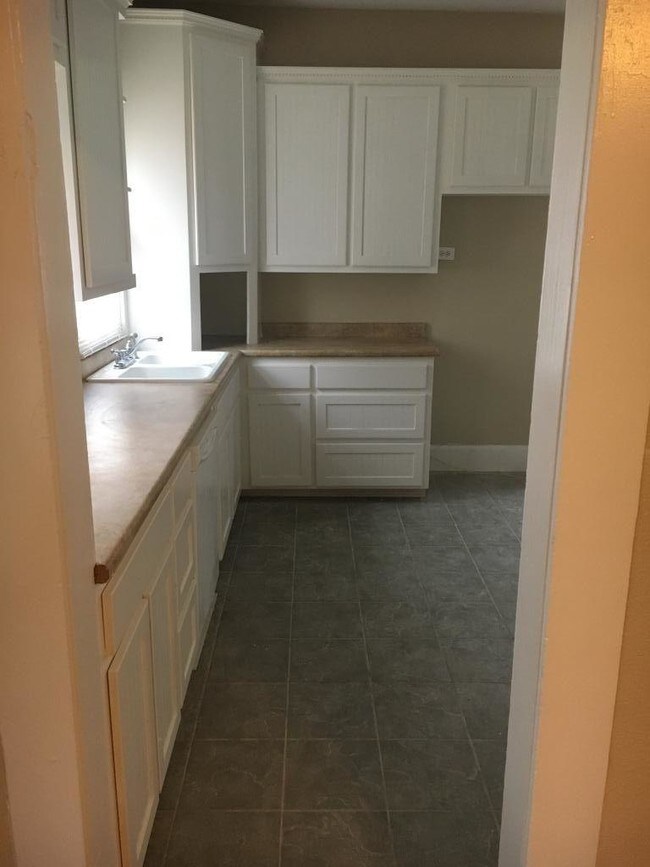 Building Photo - 2 bedroom in Corsicana TX 75110