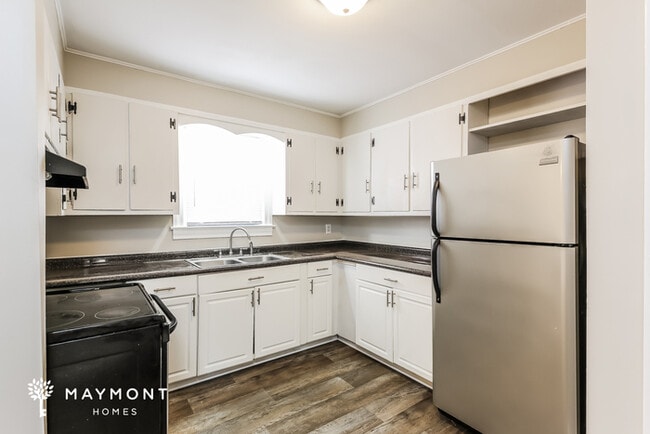 Foto del edificio - 224 S Wingate Rd