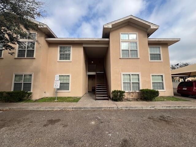 Building Photo - 2720 Camelot Dr