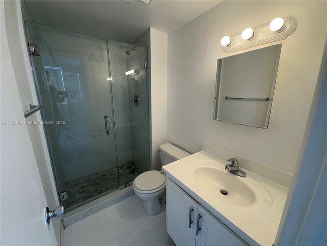Foto del edificio - 488 NW 165th St