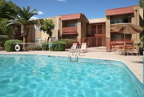 Piscina - Sandpiper Apartments