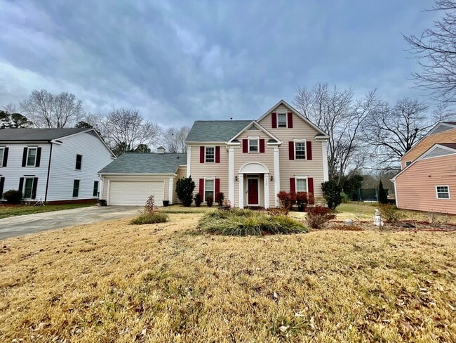 Building Photo - Welcome to this beautiful 4-bedroom, 2.5 bathroom home located in the vibrant city of Charlotte, NC