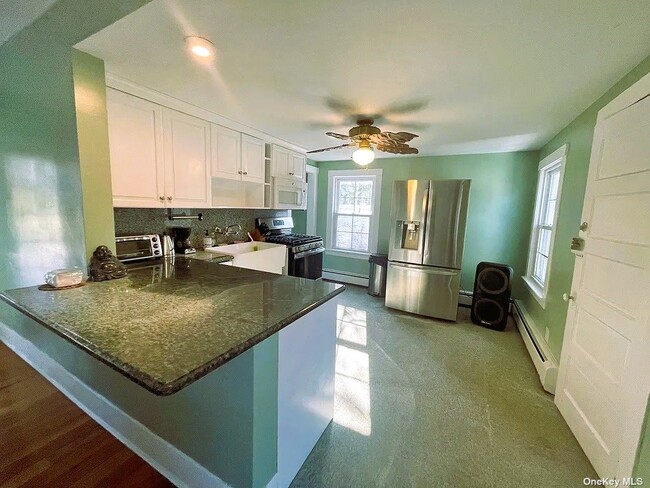 Building Photo - 342 Bayville Rd