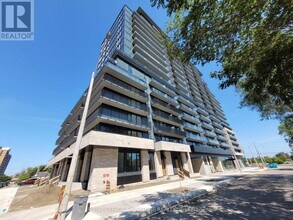 Building Photo - 3009-3009 Novar Rd