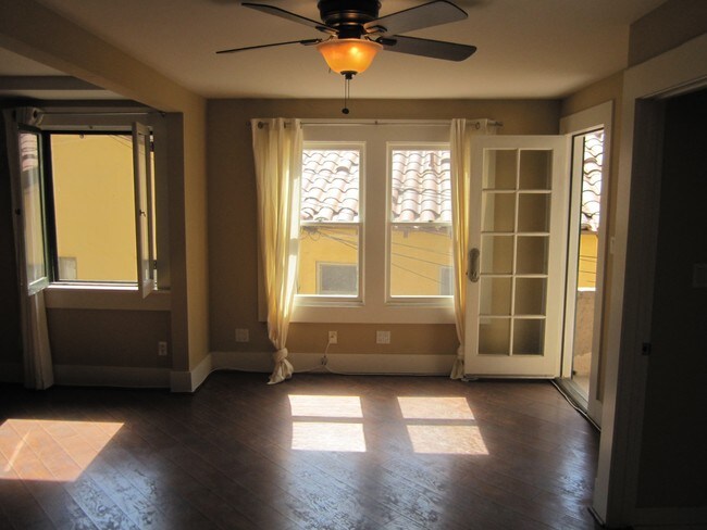 Foto del edificio - 6125 Glen Oak St
