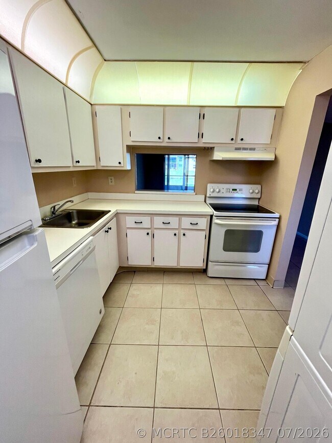 Building Photo - 2500 Fiore Way