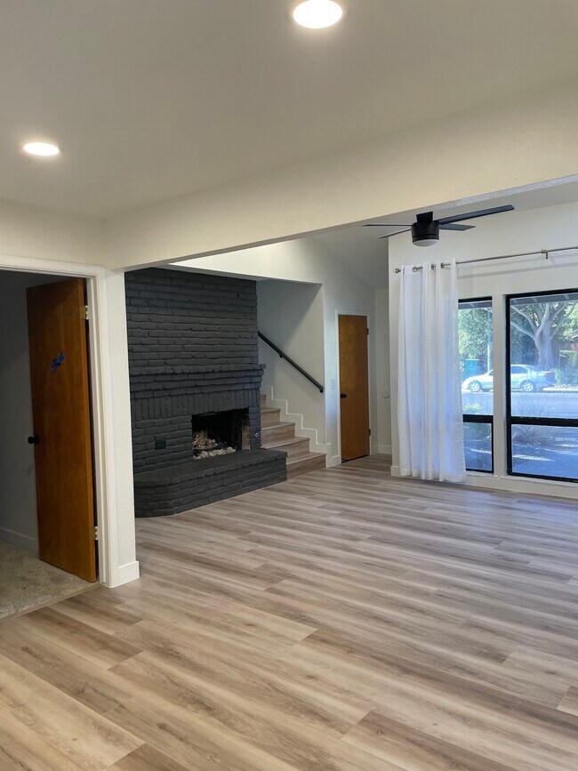 Building Photo - 1704 Humboldt Ave