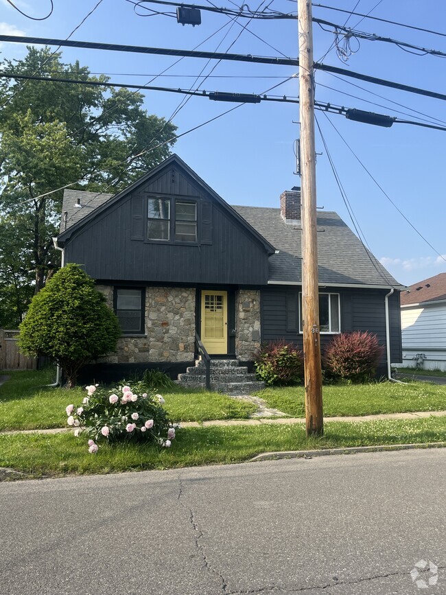 Building Photo - 28 Glenwood Blvd