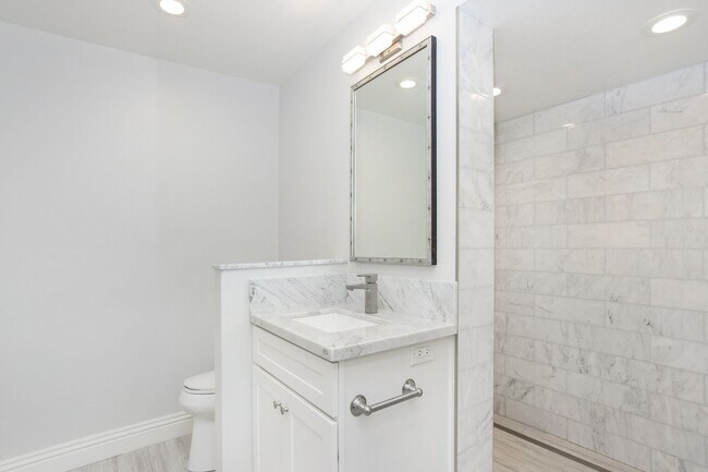 Building Photo - South Huntington Beach Home