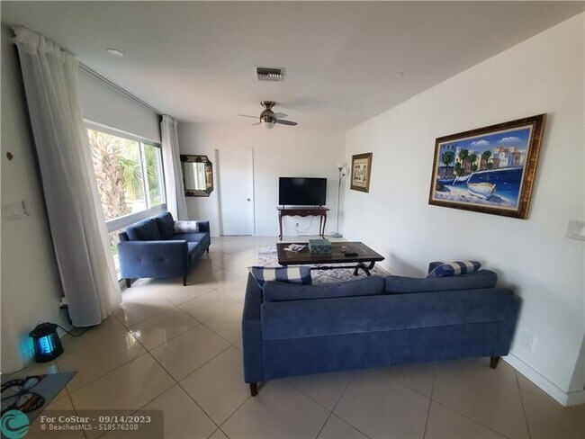 Building Photo - 274 Basin Dr