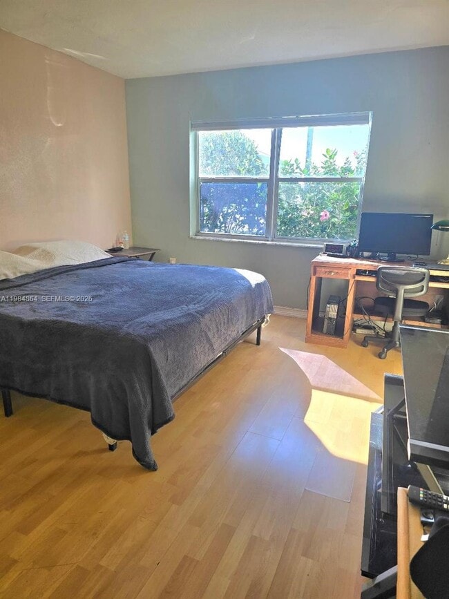 Building Photo - 2998 Sunrise Lakes Dr E